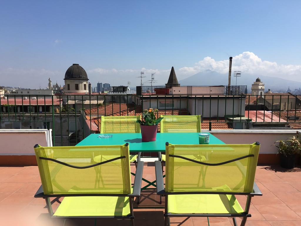 Appartement Mansarda Bellini à Naples Extérieur photo